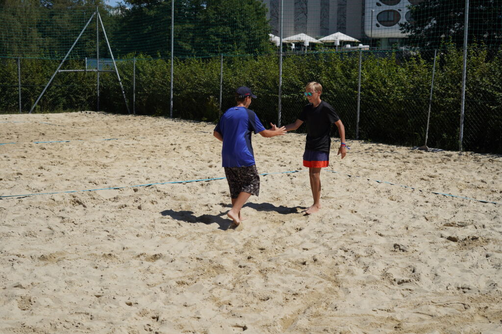 Beachvolleyball Teamgeist fördern