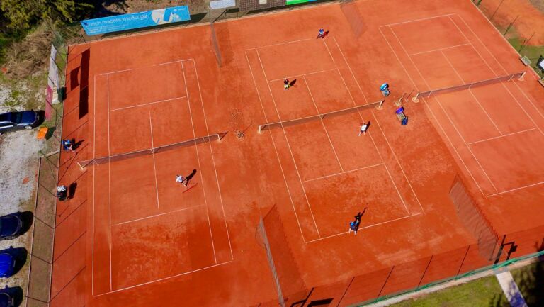 Frühling, Tennis und Laufspaß